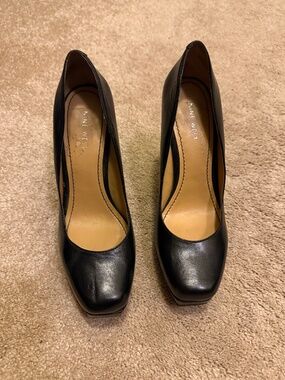 Nine West Women's size 8 1/2 platform heels